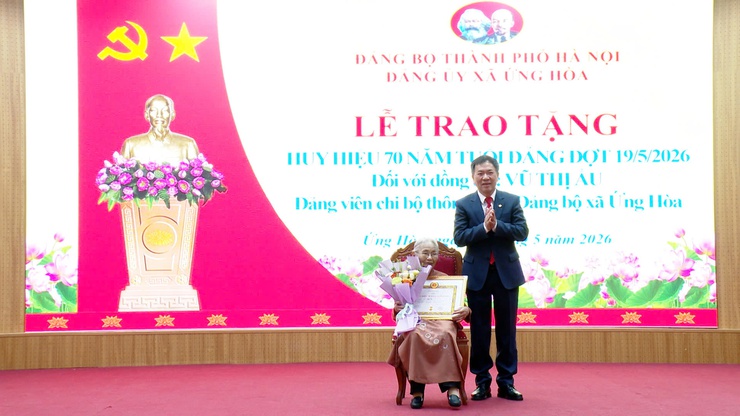 ỨNG HOÀ TRAO TẶNG HUY HIỆU ĐẢNG ĐỢT 19/5/2026.- Ảnh 2.