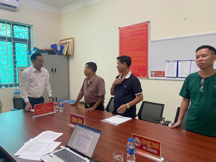Đại biểu HĐND Thành phố Hà Nội tiếp công dân tại xã Tam Hưng - Lắng nghe tâm tư, nguyện vọng của Nhân dân từ cơ sở- Ảnh 4.
