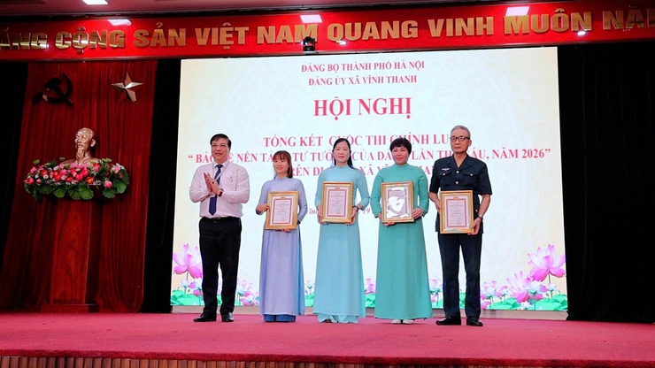 XÃ VĨNH THANH TỔ CHỨC KỶ NIỆM 136 NĂM NGÀY SINH CHỦ TỊCH HỒ CHÍ MINH; SƠ KẾT 5 NĂM THỰC HIỆN KẾT LUẬN SỐ 01-KL/TW VÀ TRAO THƯỞNG CÁC TẬP THỂ, CÁ NHÂN TIÊU BIỂU- Ảnh 15.