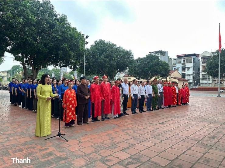 Phường Việt Hưng tổ chức Lễ dâng hương Chủ tịch Hồ Chí Minh nhân kỷ niệm 136 năm Ngày sinh của Người- Ảnh 8.