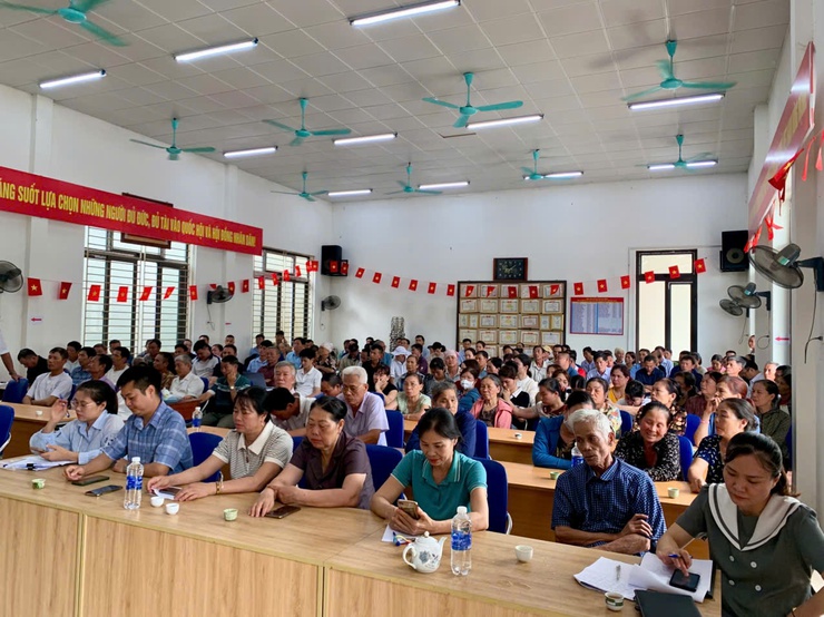 Ủy ban nhân dân xã Hát Môn tổ chức họp tuyên truyền, ký cam kết các hộ vi phạm đất nông nghiệp trên địa bàn các xã cũ (Tam Hiệp, Hiệp Thuận, Thanh Đa)- Ảnh 2.