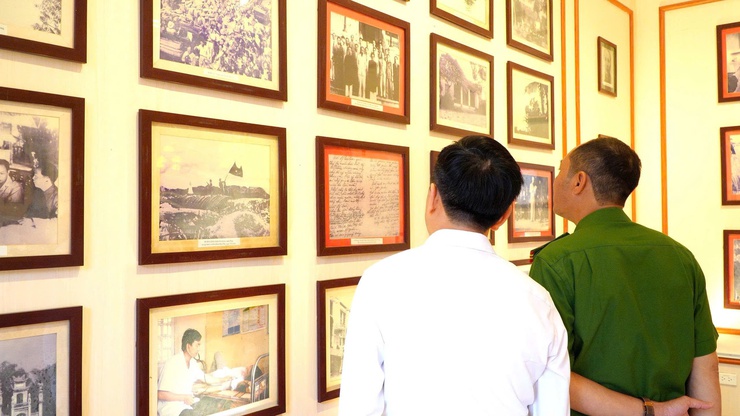 DÂN HOÀ: DÂNG HƯƠNG KỶ NIỆM 136 NĂM NGÀY SINH CHỦ TỊCH HỒ CHÍ MINH (19/5/1890 - 19/5/2026)- Ảnh 11.