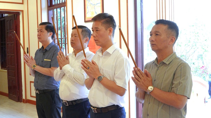 DÂN HOÀ: DÂNG HƯƠNG KỶ NIỆM 136 NĂM NGÀY SINH CHỦ TỊCH HỒ CHÍ MINH (19/5/1890 - 19/5/2026)- Ảnh 2.