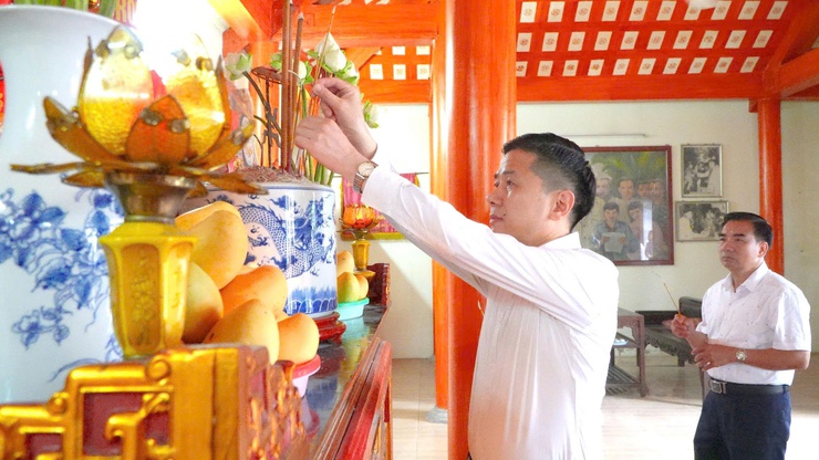 DÂN HOÀ: DÂNG HƯƠNG KỶ NIỆM 136 NĂM NGÀY SINH CHỦ TỊCH HỒ CHÍ MINH (19/5/1890 - 19/5/2026)- Ảnh 7.