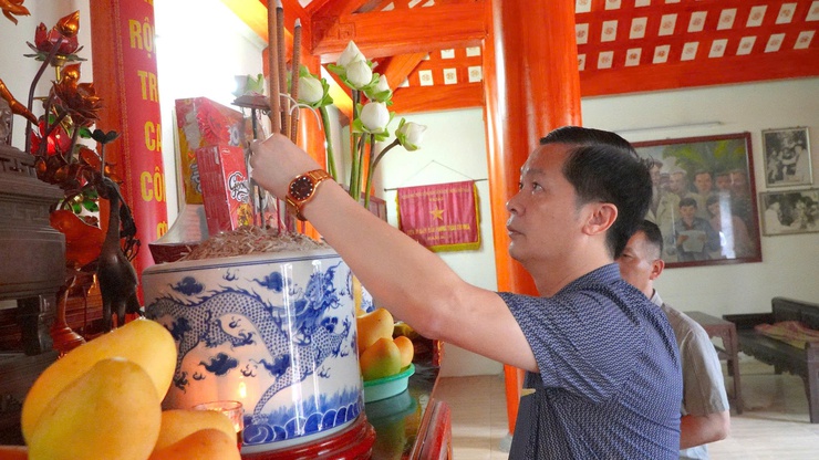 DÂN HOÀ: DÂNG HƯƠNG KỶ NIỆM 136 NĂM NGÀY SINH CHỦ TỊCH HỒ CHÍ MINH (19/5/1890 - 19/5/2026)- Ảnh 5.