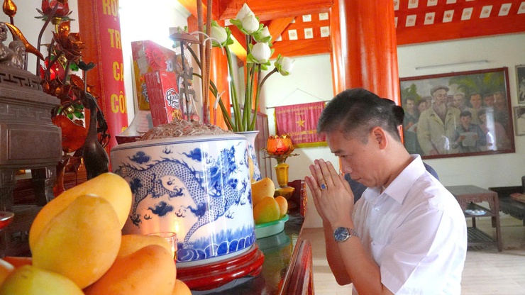 DÂN HOÀ: DÂNG HƯƠNG KỶ NIỆM 136 NĂM NGÀY SINH CHỦ TỊCH HỒ CHÍ MINH (19/5/1890 - 19/5/2026)- Ảnh 4.