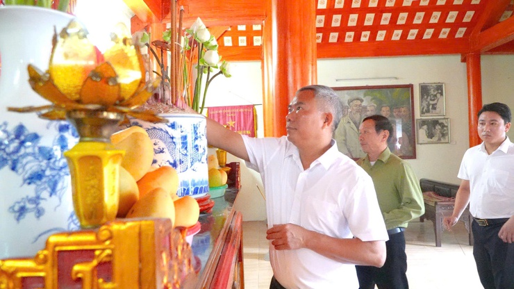DÂN HOÀ: DÂNG HƯƠNG KỶ NIỆM 136 NĂM NGÀY SINH CHỦ TỊCH HỒ CHÍ MINH (19/5/1890 - 19/5/2026)- Ảnh 10.