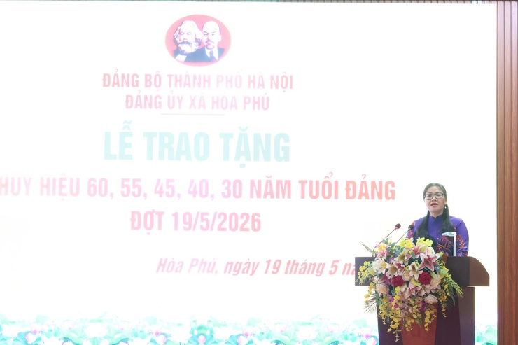 Đảng ủy xã Hòa Phú: Long trọng tổ chức Lễ trao tặng Huy hiệu Đảng đợt 19/5- Ảnh 10.
