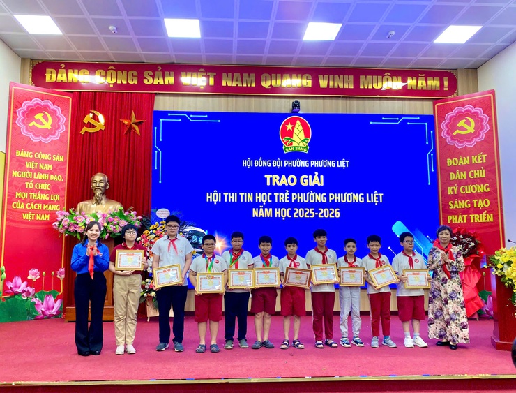 Đoàn thanh niên - Hội đồng Đội phường Phương Liệt tổ chức chương trình Tổng kết công tác Đội và phong trào Thiếu nhi phường Phương Liệt năm học 2025 - 2026, Kỷ niệm 85 năm Ngày thành lập Đội TNTP Hồ Chí Minh.- Ảnh 4.