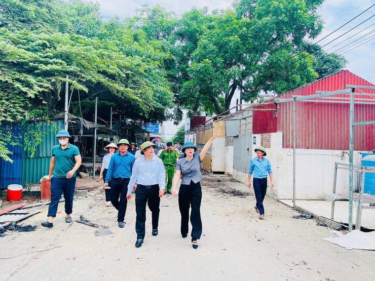 Phúc Thọ quyết liệt hỗ trợ tháo dỡ công trình vi phạm trên đất nông nghiệp, đất thủy lợi và hành lang công trình thủy lợi- Ảnh 2.