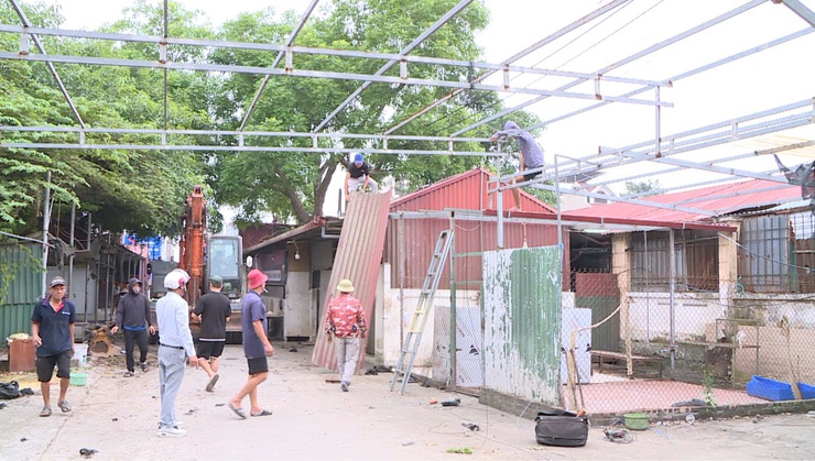 Phúc Thọ quyết liệt hỗ trợ tháo dỡ công trình vi phạm trên đất nông nghiệp, đất thủy lợi và hành lang công trình thủy lợi- Ảnh 4.