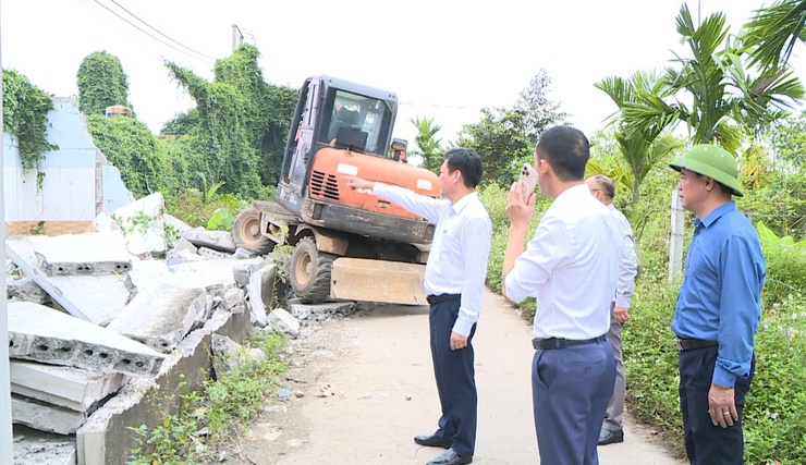 Phúc Thọ quyết liệt hỗ trợ tháo dỡ công trình vi phạm trên đất nông nghiệp, đất thủy lợi và hành lang công trình thủy lợi- Ảnh 5.