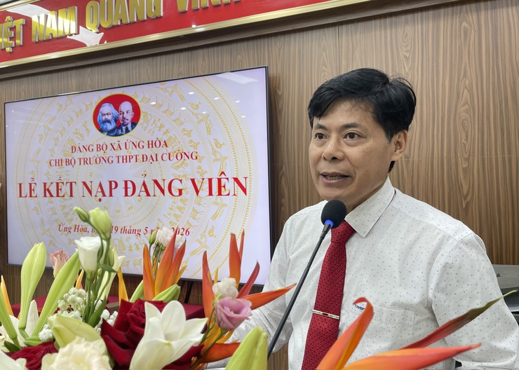 CHI BỘ TRƯỜNG THPT ĐẠI CƯỜNG TỔ CHỨC LỄ KẾT NẠP 04 ĐẢNG VIÊN MỚI- Ảnh 3.