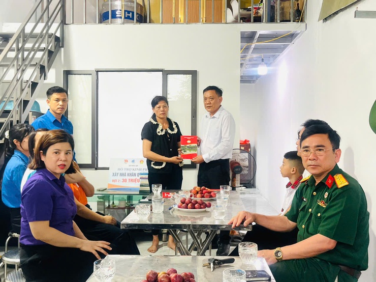 Phúc Lộc: Trao "Nhà khăn quàng đỏ" – tiếp thêm động lực cho thiếu nhi vượt khó- Ảnh 3.