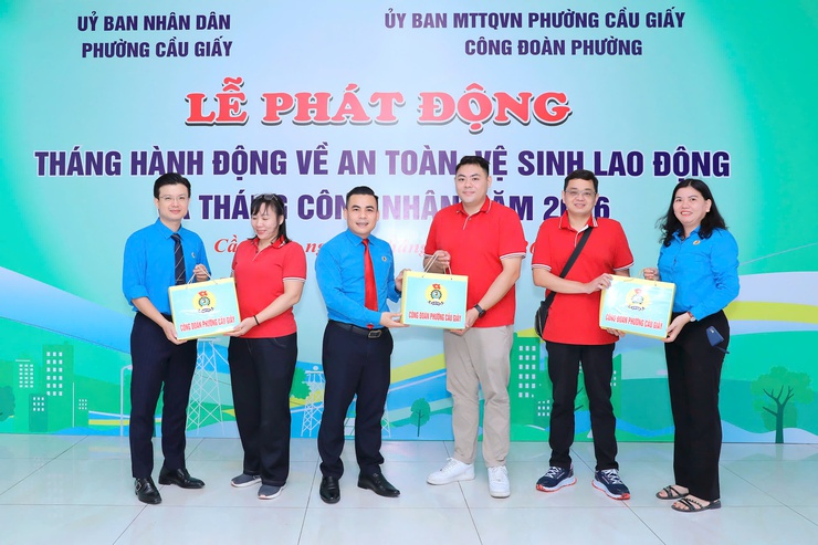 CÔNG ĐOÀN PHƯỜNG CẦU GIẤY TỔ CHỨC CHƯƠNG TRÌNH "CẢM ƠN NGƯỜI LAO ĐỘNG" NĂM 2026- Ảnh 3.
