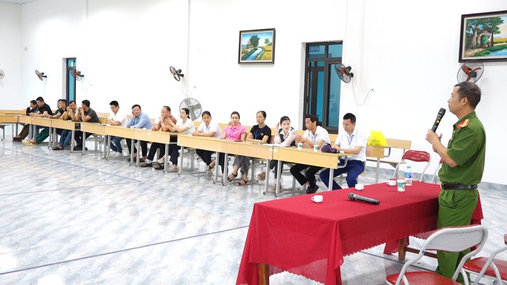 Công đoàn xã Vật Lại tập huấn công tác PCCC&CNCH cho Công đoàn viên- Ảnh 3.