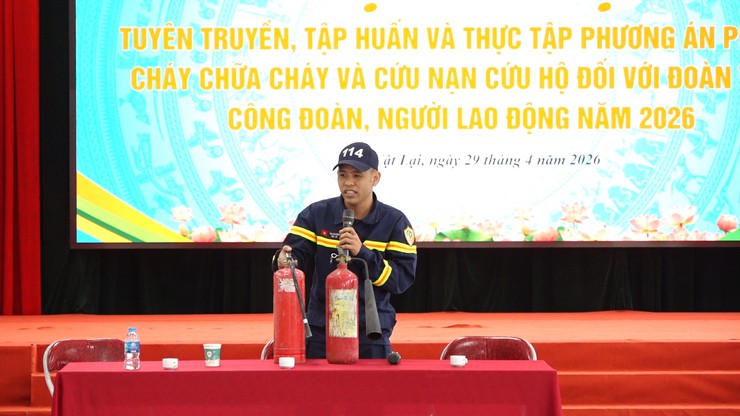 Công đoàn xã Vật Lại tập huấn công tác PCCC&CNCH cho Công đoàn viên- Ảnh 4.