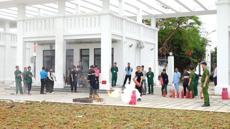 Công đoàn xã Vật Lại tập huấn công tác PCCC&CNCH cho Công đoàn viên- Ảnh 6.