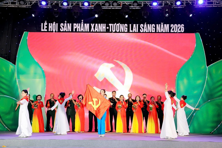 ỦY BAN MẶT TRẬN TỔ QUỐC VIỆT NAM PHƯỜNG CẦU GIẤY TỔ CHỨC LIÊN HOAN NGHỆ THUẬT QUẦN CHÚNG "ĐẤT NƯỚC TRỌN NIỀM VUI"- Ảnh 2.