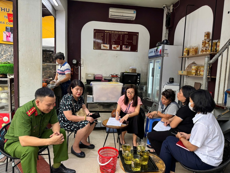 Cầu Giấy: Tăng cường kiểm tra liên ngành về An toàn thực phẩm- Ảnh 4.