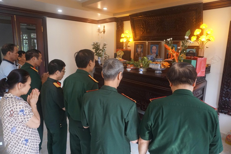 Chi hội Cựu chiến binh Tổ dân phố Đống 2, phường Đông Ngạc tổ chức hoạt động đền ơn, đáp nghĩa- Ảnh 7.