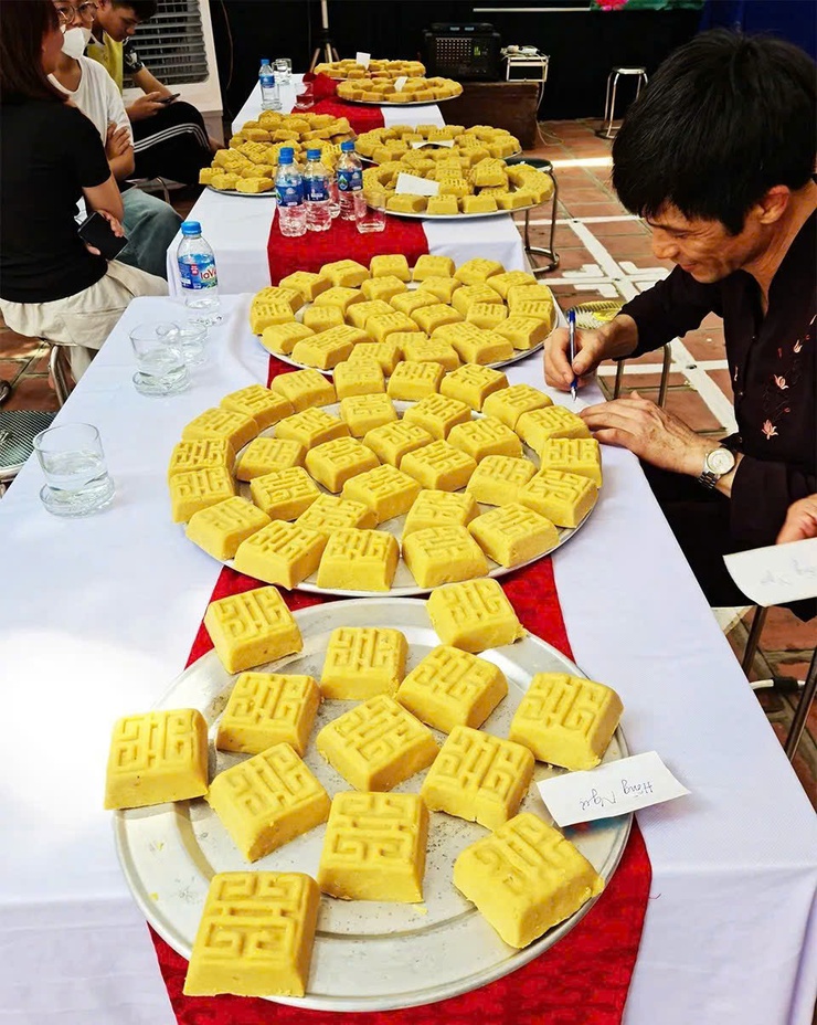 Hội thi nấu chè kho Lễ hội Đình Chèm (phường Đông Ngạc - Hà Nội) nét đẹp văn hóa cần được giữ gìn, bảo tồn và trao truyền cho muôn đời sau- Ảnh 3.