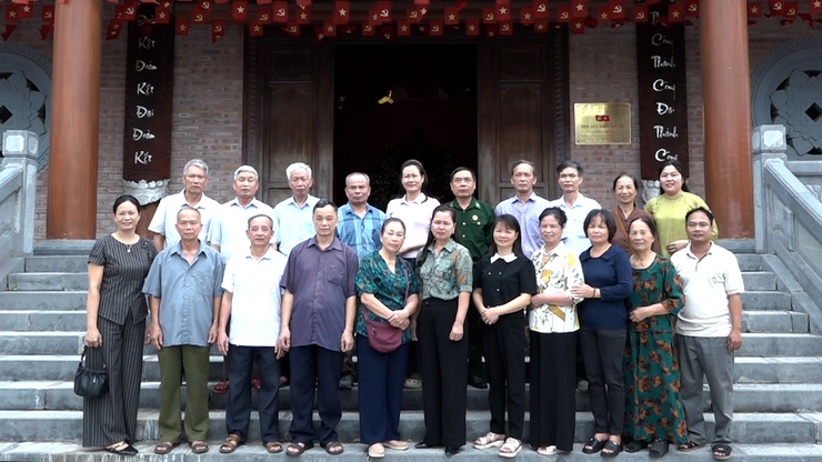 Đoàn đại biểu lãnh đạo Đảng uỷ - HĐND – UBND – UB MTTQ xã Mỹ Đức dâng hương Nhà lưu niệm Bác Hồ nhân kỷ niệm 136 năm Ngày sinh Chủ tịch Hồ Chí Minh- Ảnh 14.