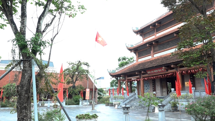 Đoàn đại biểu lãnh đạo Đảng uỷ - HĐND – UBND – UB MTTQ xã Mỹ Đức dâng hương Nhà lưu niệm Bác Hồ nhân kỷ niệm 136 năm Ngày sinh Chủ tịch Hồ Chí Minh- Ảnh 13.