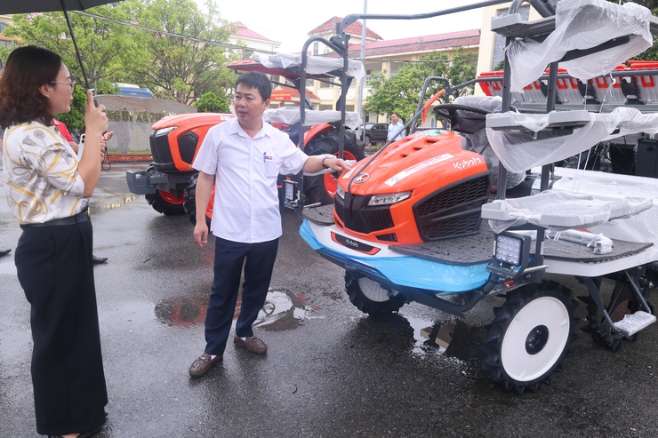 Trung tâm Khuyến nông Hà Nội tổ chức kiểm tra, đánh giá mô hình sản xuất lúa vụ xuân năm 2026- Ảnh 3.