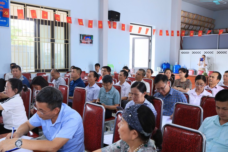 UBND xã Thư Lâm phối hợp với Công ty Cổ phần Công nghệ môi trường Sugina tổ chức Hội nghị lấy ý kiến cơ quan, tổ chức, cá nhân và cộng đồng dân cư đối với Đồ án điều chỉnh cục bộ các ô đất LK-39, LK-40, LK-41, LK-42 - Ảnh 3.