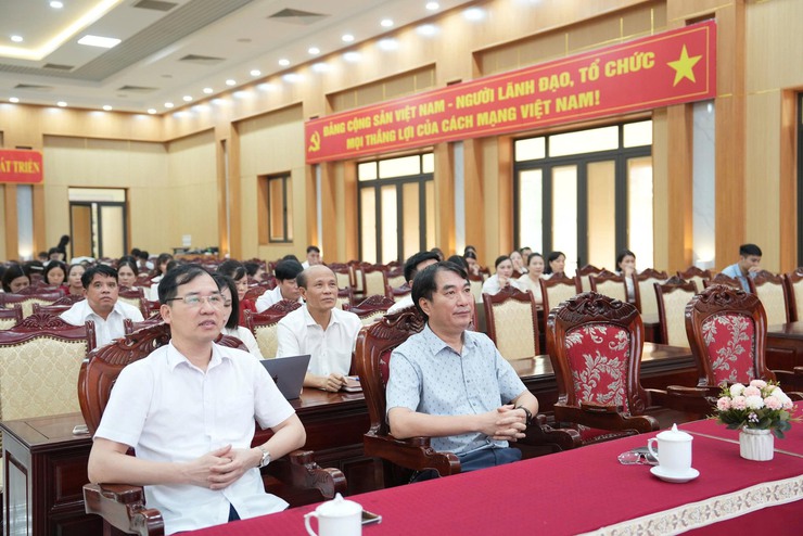 Xã Quảng Oai tổ chức tập huấn sử dụng hệ thống "HanoiWork", thúc đẩy xây dựng chính quyền số- Ảnh 3.