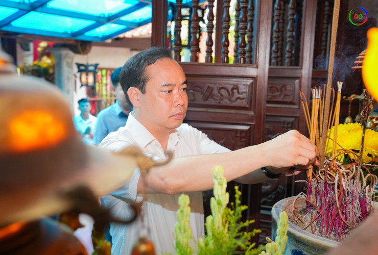 Lãnh đạo Khu di tích lịch sử Đền Hùng dâng hương tại đình làng Ngô Sài nhân lễ sinh thần Công chúa Ả Lã Nương Đề- Ảnh 3.