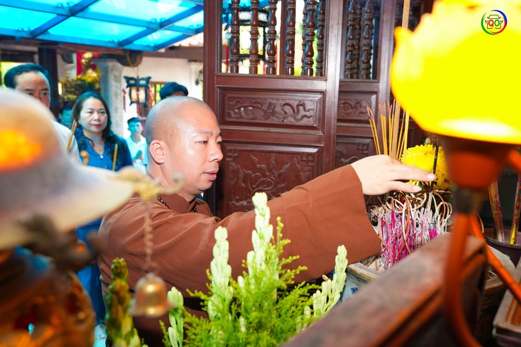 Lãnh đạo Khu di tích lịch sử Đền Hùng dâng hương tại đình làng Ngô Sài nhân lễ sinh thần Công chúa Ả Lã Nương Đề- Ảnh 5.