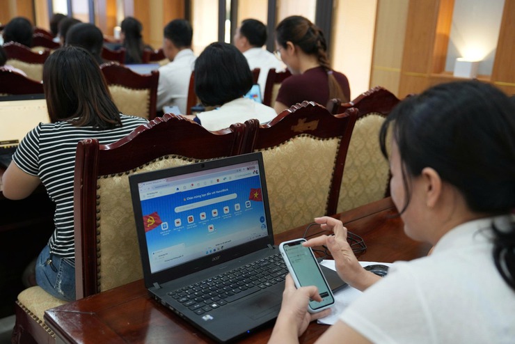 Xã Quảng Oai tổ chức tập huấn sử dụng hệ thống "HanoiWork", thúc đẩy xây dựng chính quyền số- Ảnh 7.