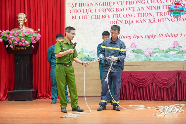 XÃ HƯNG ĐẠO TỔ CHỨC HỘI NGHỊ TUYÊN TRUYỀN, TẬP HUẤN NGHIỆP VỤ PHÒNG CHÁY, CHỮA CHÁY VÀ CỨU NẠN, CỨU HỘ NĂM 2026- Ảnh 6.