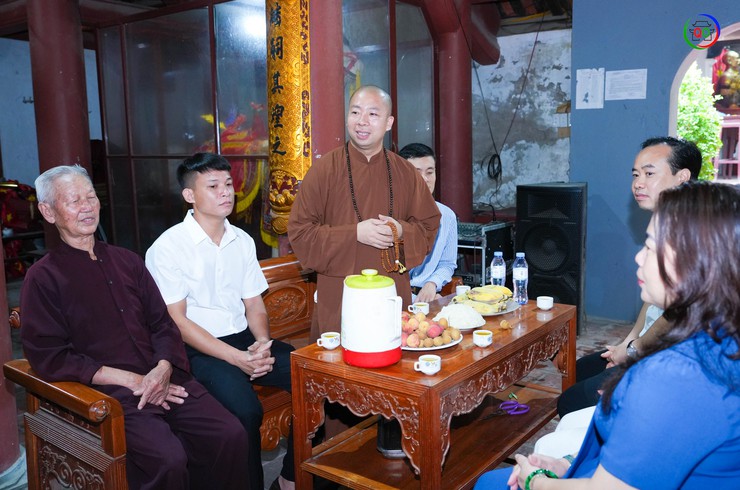 Lãnh đạo Khu di tích lịch sử Đền Hùng dâng hương tại đình làng Ngô Sài nhân lễ sinh thần Công chúa Ả Lã Nương Đề- Ảnh 7.