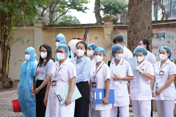 PHƯỜNG LÁNG TỔ CHỨC THÀNH CÔNG DIỄN TẬP XỬ LÝ TÌNH HUỐNG NGỘ ĐỘC THỰC PHẨM NHIỀU NGƯỜI MẮC TẠI TRƯỜNG HỌC- Ảnh 8.