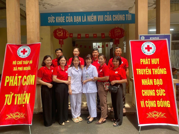 Hội Chữ thập đỏ xã Phú Nghĩa: Lan tỏa yêu thương từ những suất cơm nghĩa tình- Ảnh 5.