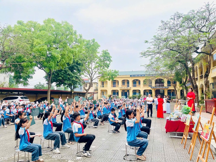 Lan tỏa tri thức – Khơi nguồn khát vọng: Quảng Oai sôi nổi hưởng ứng Ngày Sách và Văn hóa đọc Việt Nam năm 2026- Ảnh 7.