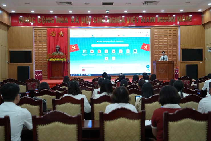 Xã Quảng Oai tổ chức tập huấn sử dụng hệ thống "HanoiWork", thúc đẩy xây dựng chính quyền số- Ảnh 8.