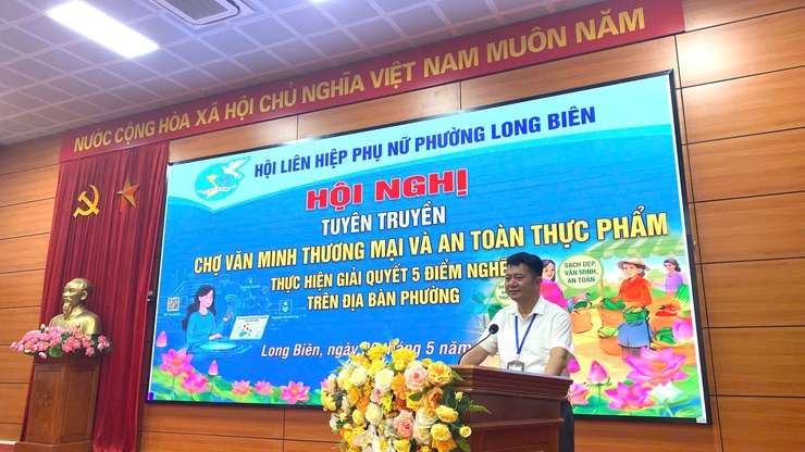 Hội LHPN phường ra mắt mô hình điểm “Chi hội phụ nữ số” và mô hình “3 sạch – 5 tốt khi đi chợ”.- Ảnh 5.