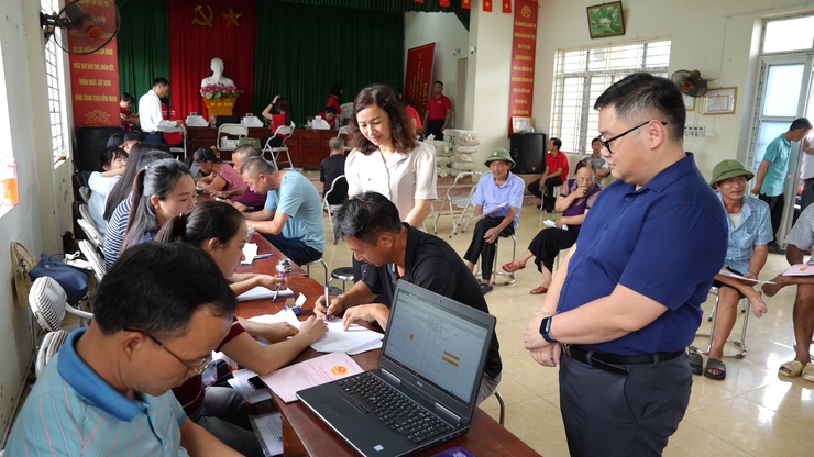 Xã Thanh Oai chi trả hơn 374 tỷ đồng cho các hộ dân có đất thu hồi tại thôn Động Giã (đợt 2)- Ảnh 1.