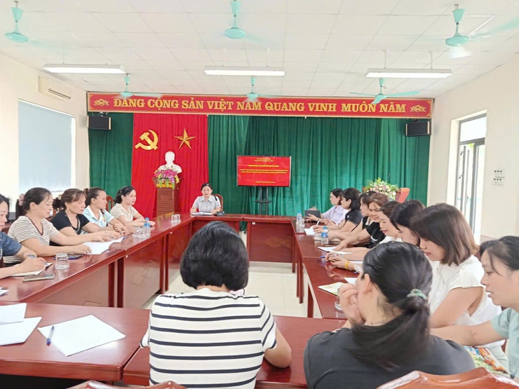 Xã Thượng Phúc tổ chức học tập, quán triệt Nghị quyết số 02-NQ/TW của Bộ Chính trị về xây dựng và phát triển Thủ đô Hà Nội trong kỷ nguyên mới- Ảnh 2.