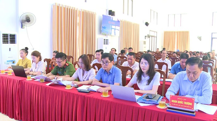 UBND xã Phúc Lộc tổ chức hội nghị giao ban công tác vệ sinh môi trường, quản lý trật tự xây dựng, trật tự đô thị và quản lý đất đai- Ảnh 11.