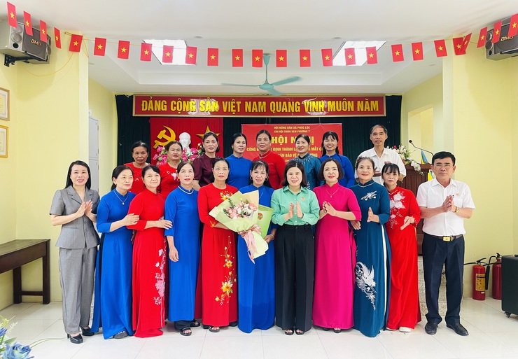 Thôn Sen Phương 7 ra mắt Câu lạc bộ Nông dân bảo vệ môi trường gắn với thực hiện mô hình "Cánh đồng xanh 3 không"- Ảnh 5.