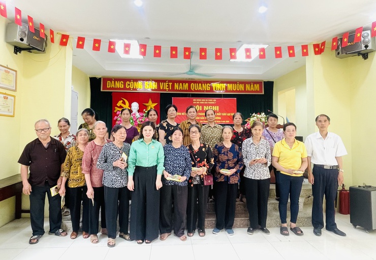 Thôn Sen Phương 7 ra mắt Câu lạc bộ Nông dân bảo vệ môi trường gắn với thực hiện mô hình "Cánh đồng xanh 3 không"- Ảnh 7.