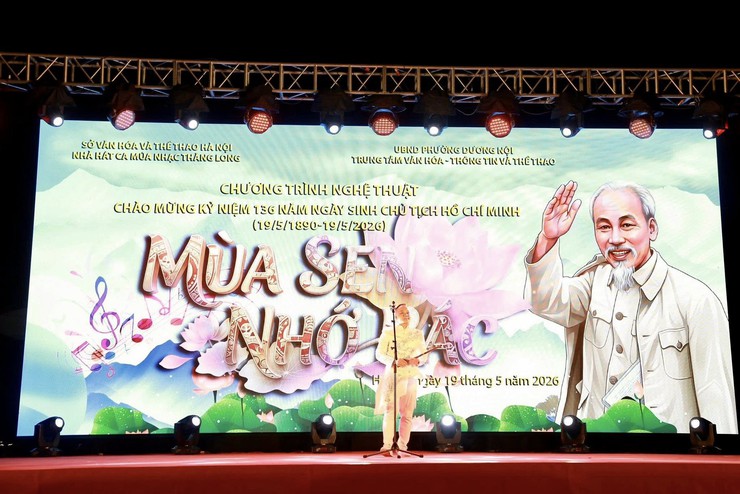 Xúc động chương trình nghệ thuật “Mùa sen nhớ Bác”- Ảnh 4.