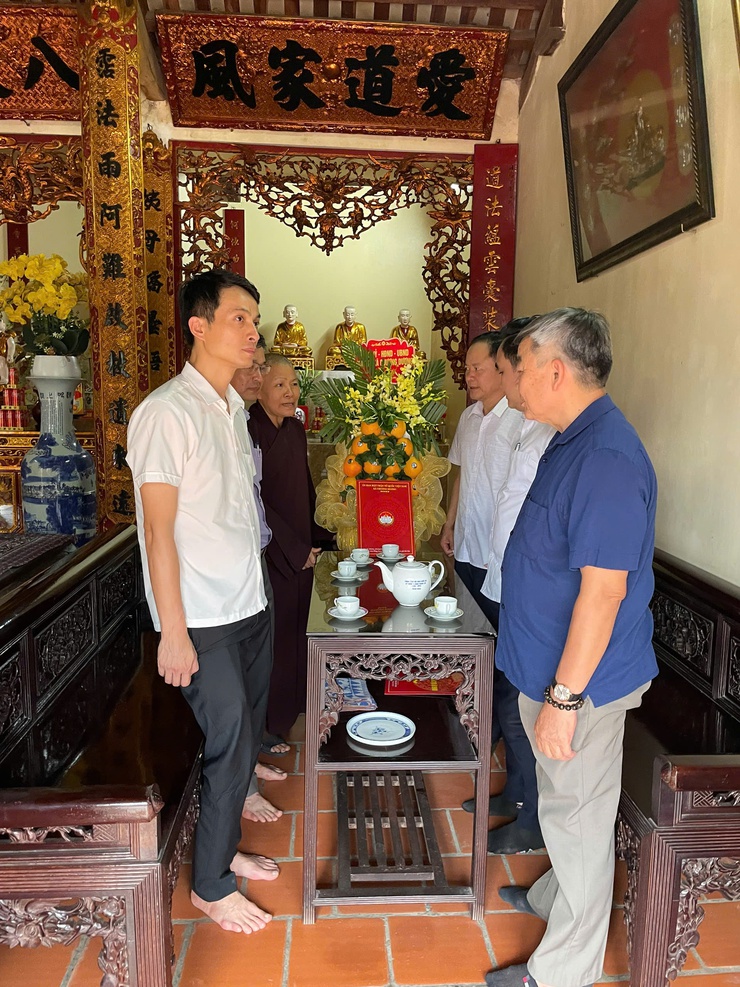 Xã Chương Dương tổ chức thăm, chúc mừng Đại lễ Phật Đản Phật lịch 2570  - Dương lịch 2026- Ảnh 3.