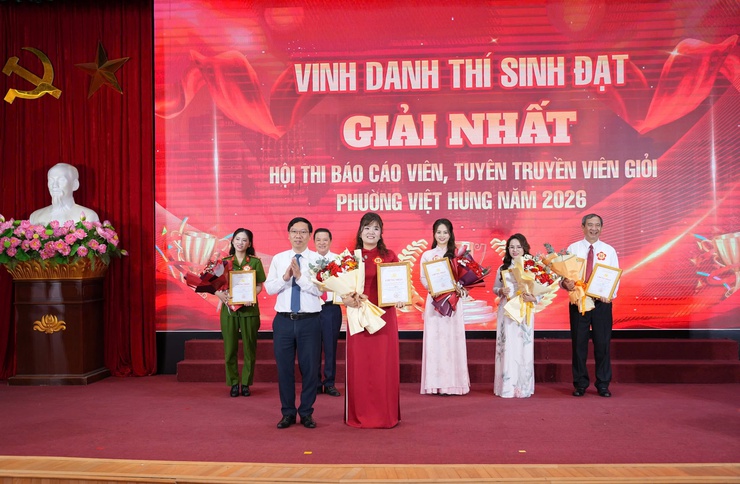 Phường Việt Hưng tổ chức thành công Chung khảo Hội thi Báo cáo viên, tuyên truyền viên giỏi năm 2026- Ảnh 9.