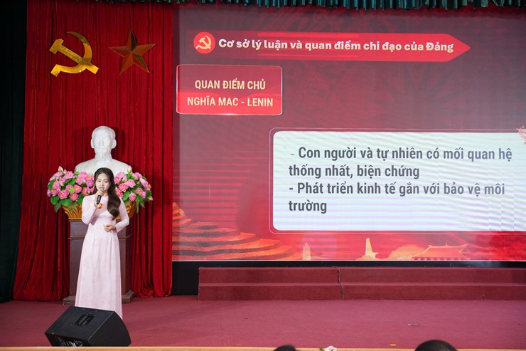 Phường Việt Hưng tổ chức thành công Chung khảo Hội thi Báo cáo viên, tuyên truyền viên giỏi năm 2026- Ảnh 13.